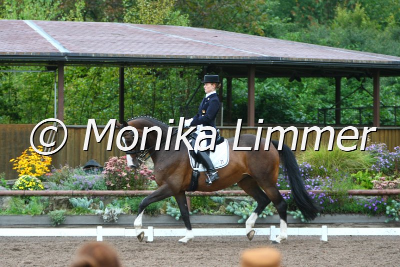 109M1120_Cha Cha_Dressur S_St. Georg.JPG